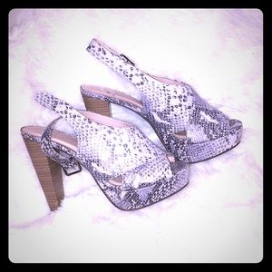 Nwb snake print high heels size 9!